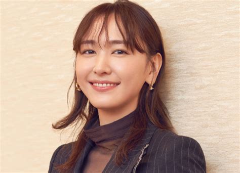 新垣結衣、超ミニで“太もも全開”「見たことがありそうでない、。